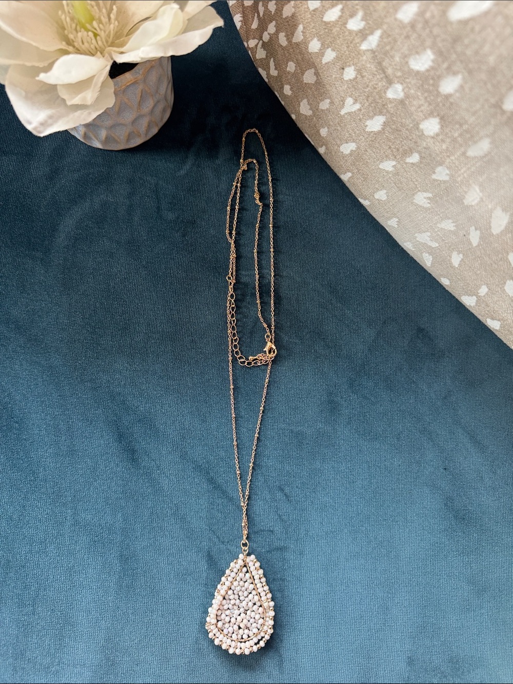 Gold Teardrop Pendant Necklace - Women's Fashion Jewelry
